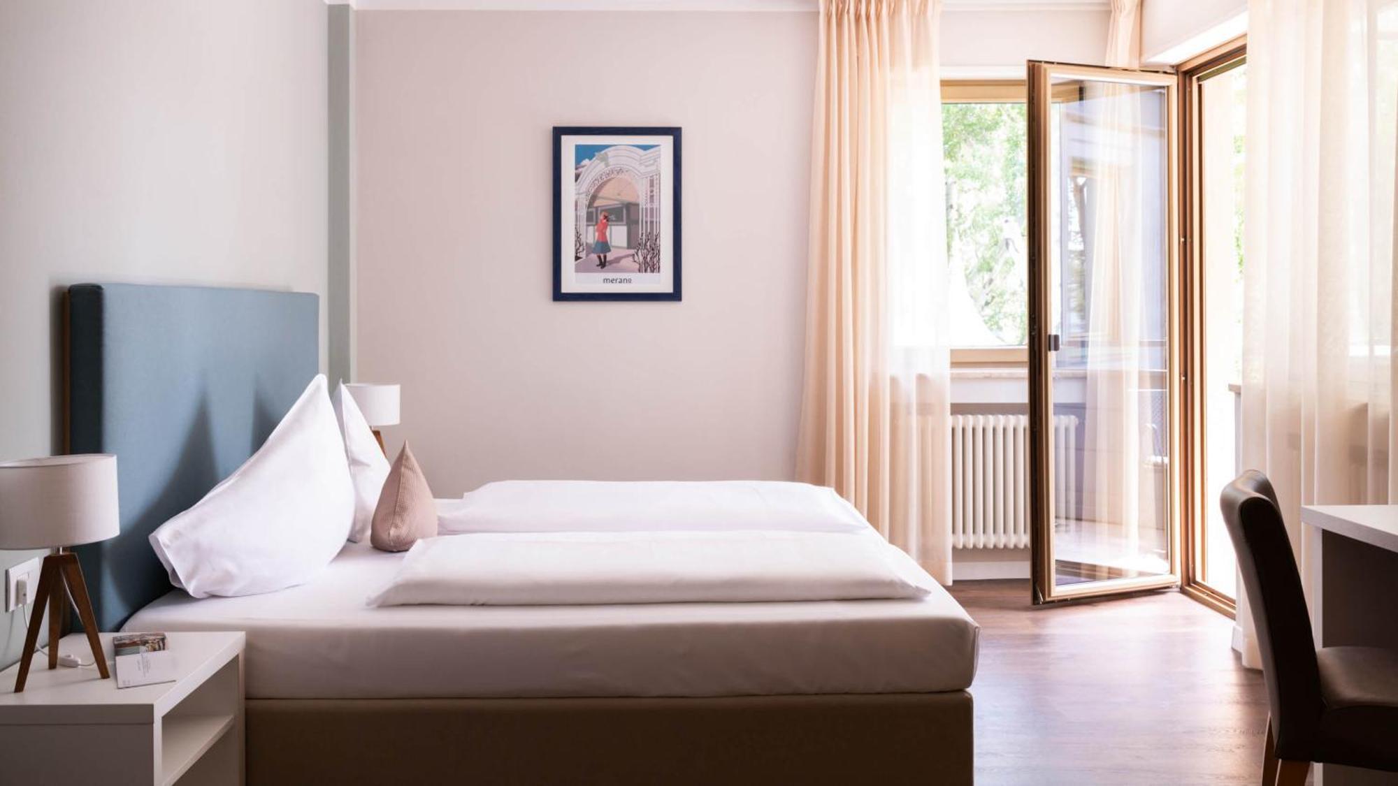 Flora Hotel & Suites Мерано Екстериор снимка