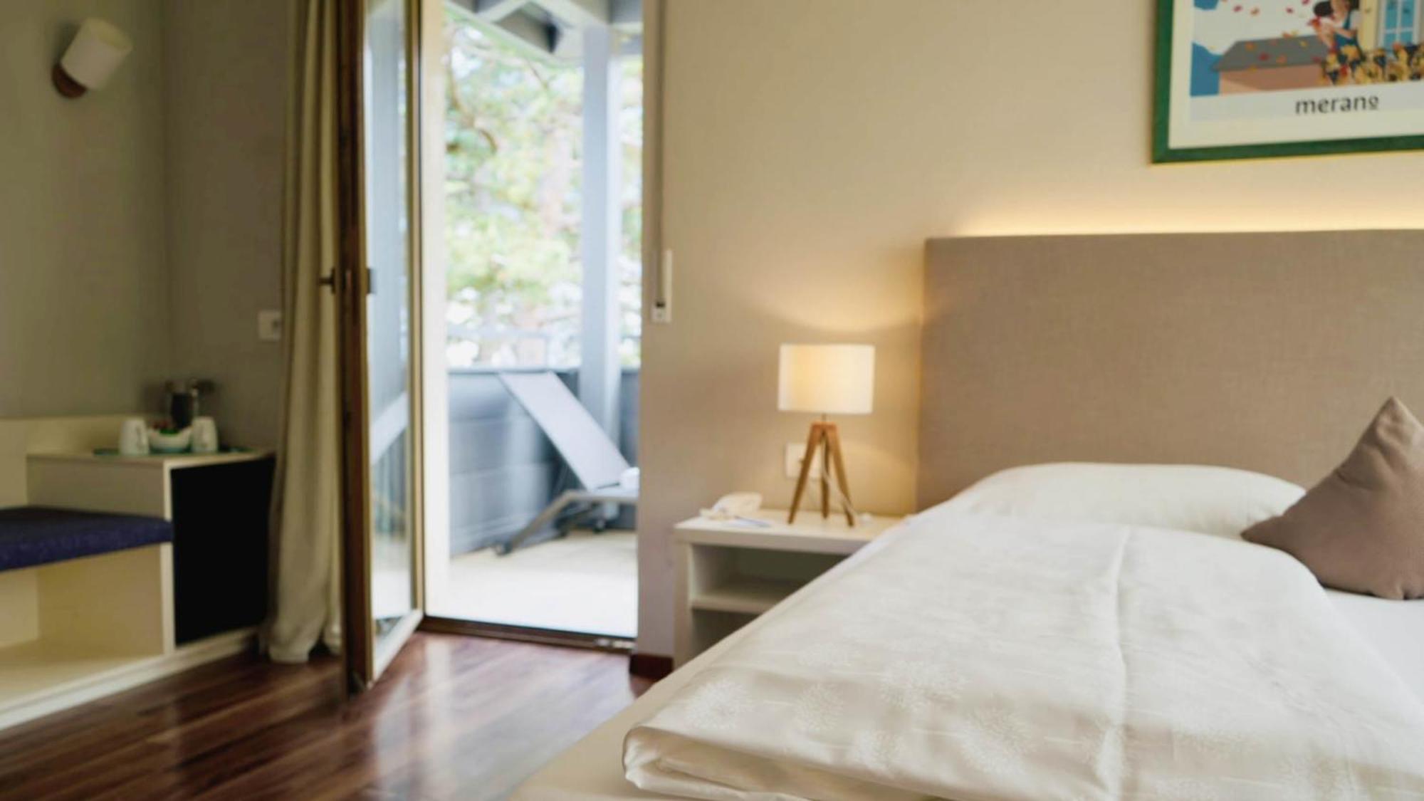 Flora Hotel & Suites Мерано Екстериор снимка