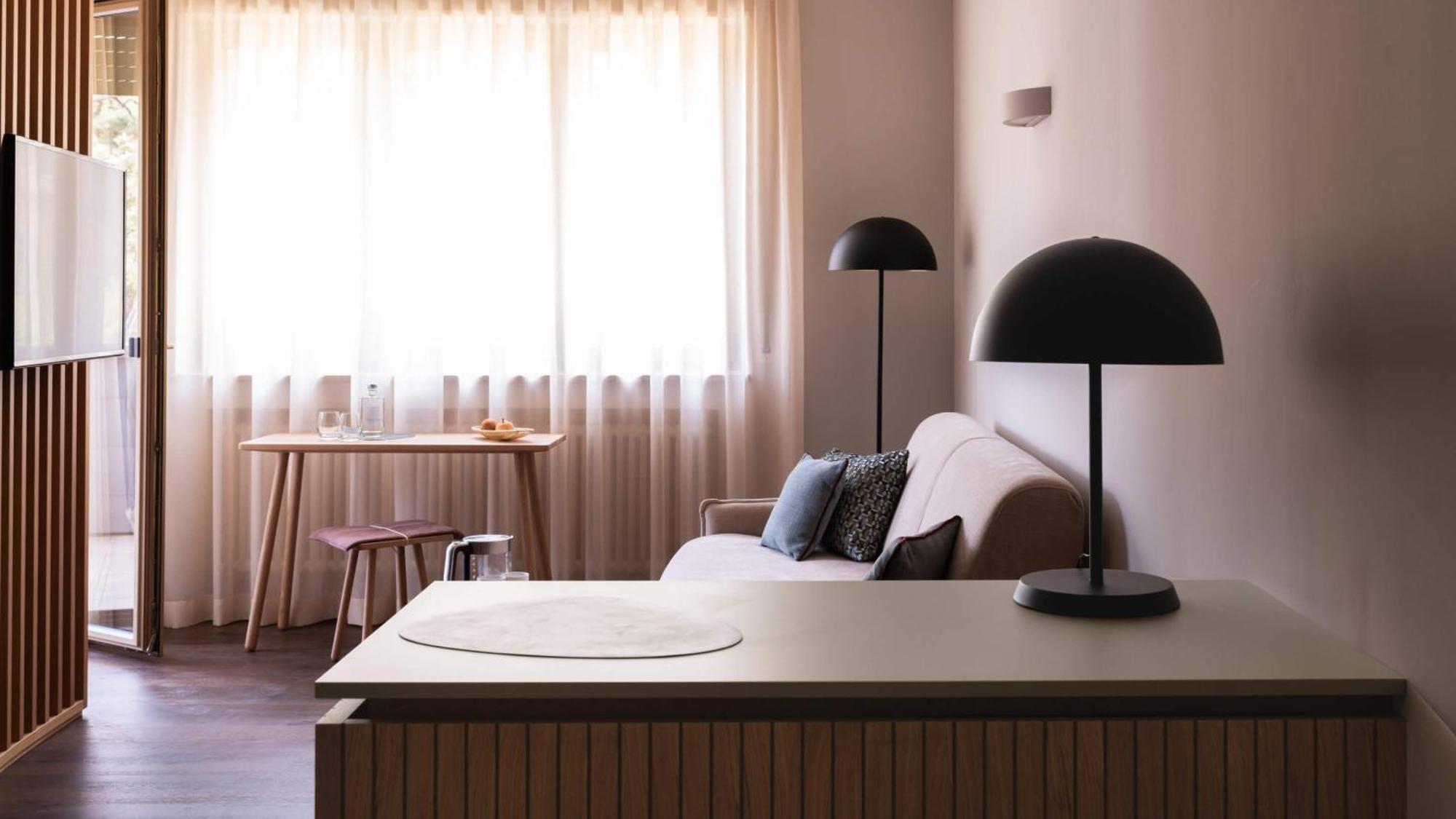 Flora Hotel & Suites Мерано Екстериор снимка