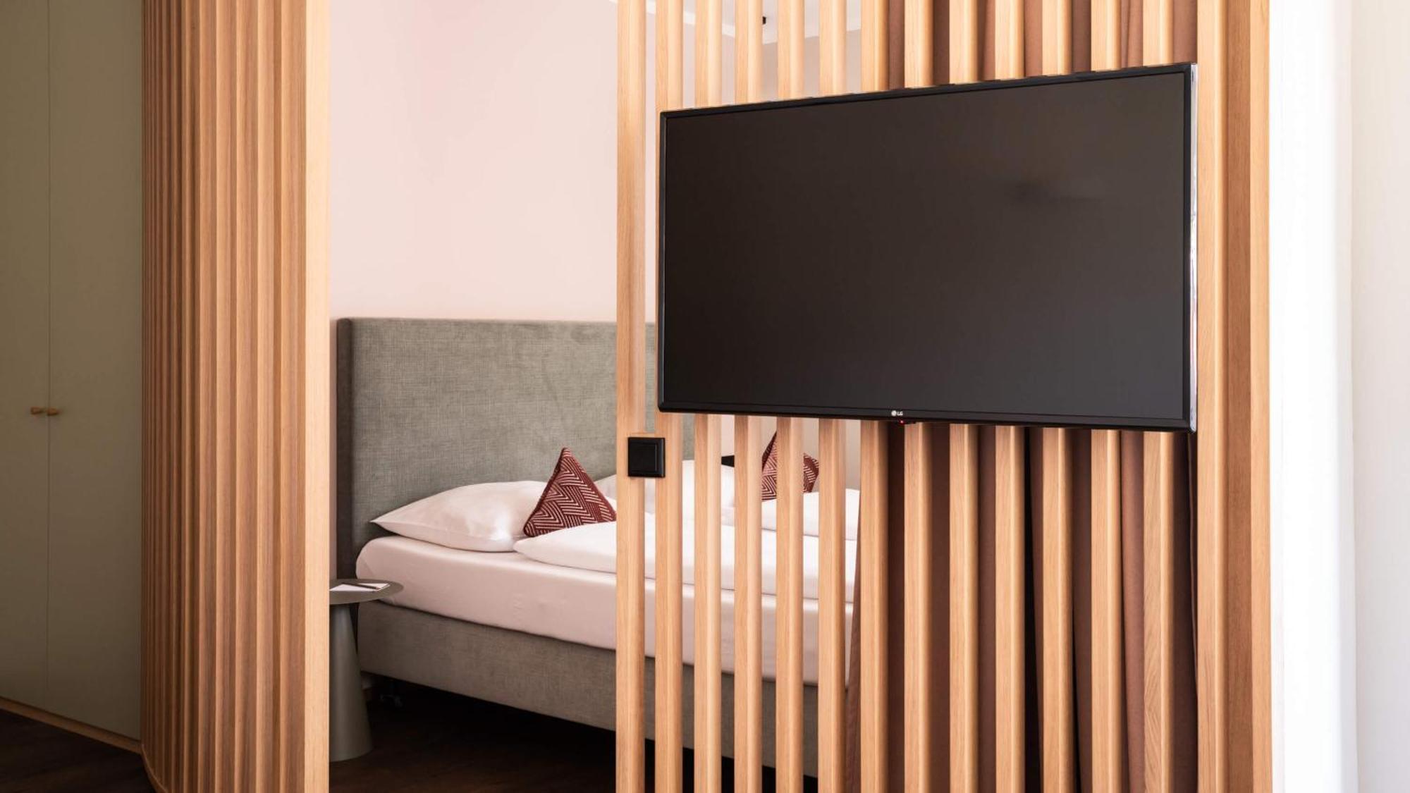 Flora Hotel & Suites Мерано Екстериор снимка