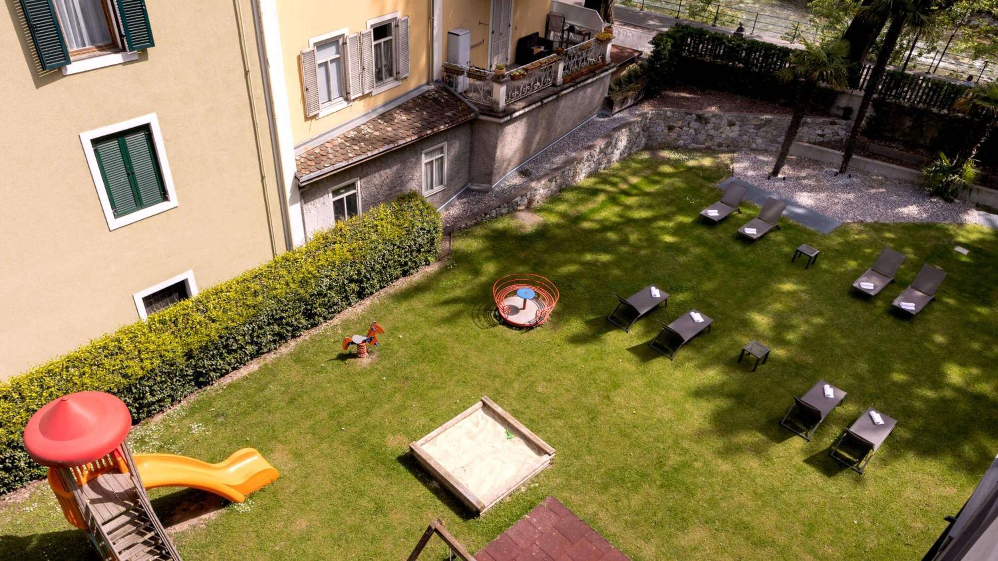 Flora Hotel & Suites Мерано Екстериор снимка